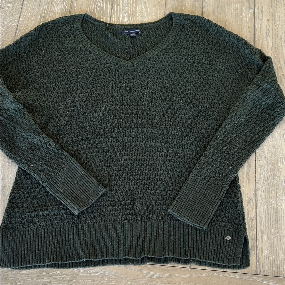 American Eagle Outfitters Forest Green Women’s V-Neck Sweater Large